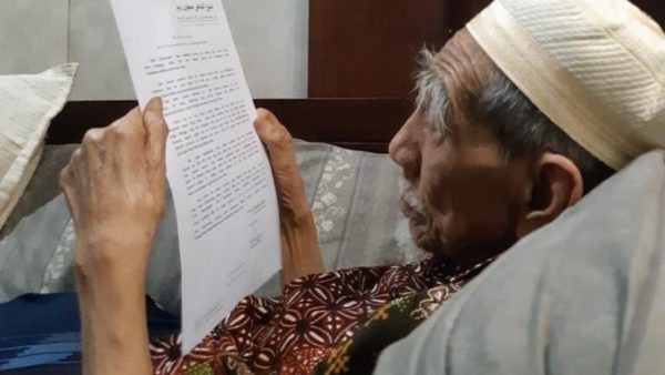 Langit Makkah Ikut Menangis atas Kepergian Mbah Maimoen