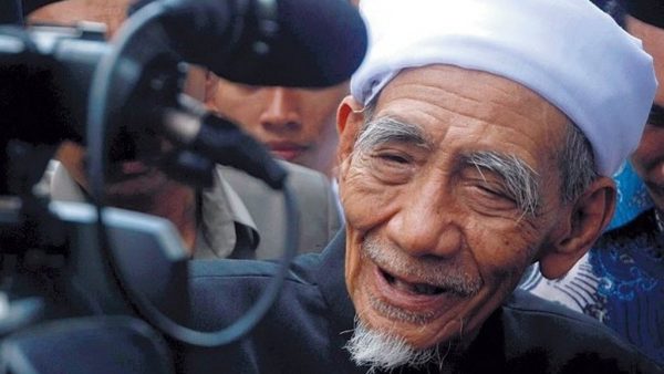 Doa Mbah Moen Meninggal di Makkah pada Hari Selasa Terkabul