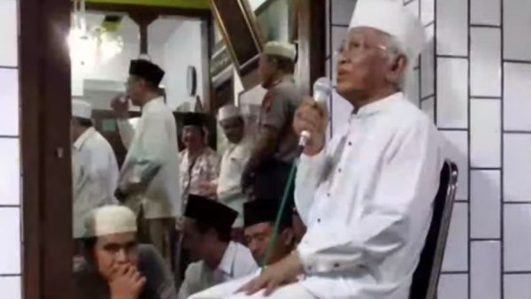 Gus Mus: Mbah Moen Contoh Nyata Wali yang Dicintai Allah