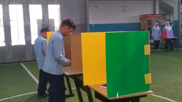 Ratibul Haddad Dibaca Para Siswa Sebelum Perhelatan Pemilihan Ketua OSIS