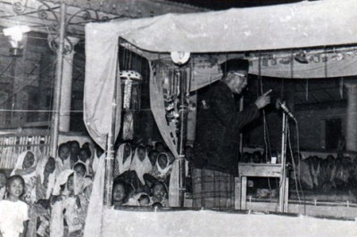 Berdo'a Sambil Pidato ? Bisa !